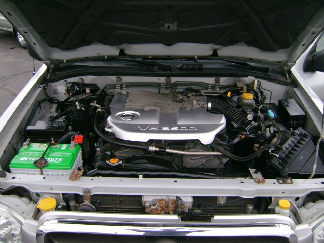 Nissan Pathfinder 2003 photo 10