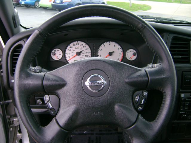 Nissan Pathfinder 2003 photo 11