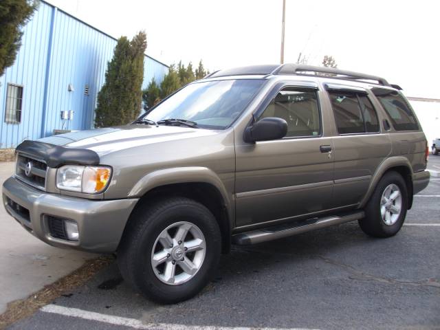 Nissan Pathfinder 2003 photo 1