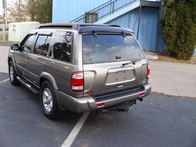 Nissan Pathfinder 2003 photo 2