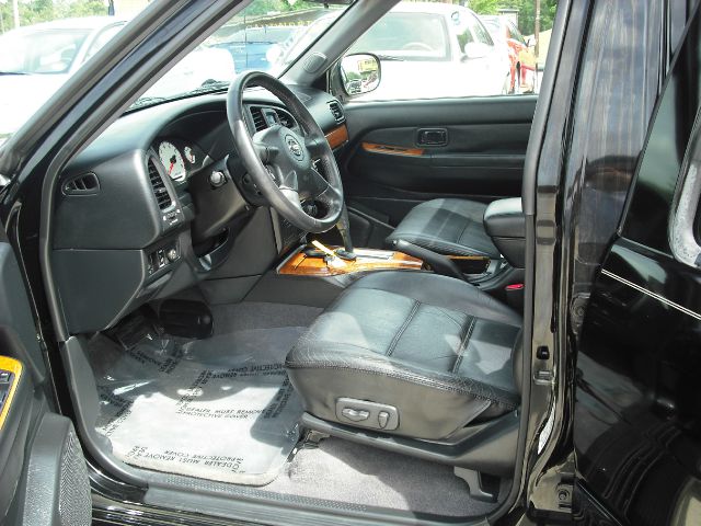 Nissan Pathfinder 2003 photo 2