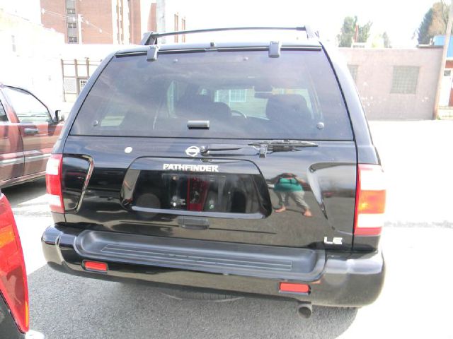 Nissan Pathfinder 2003 photo 1