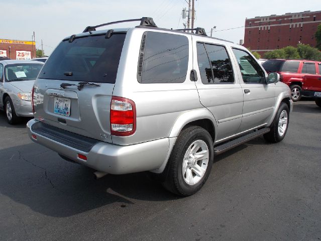 Nissan Pathfinder 2003 photo 1