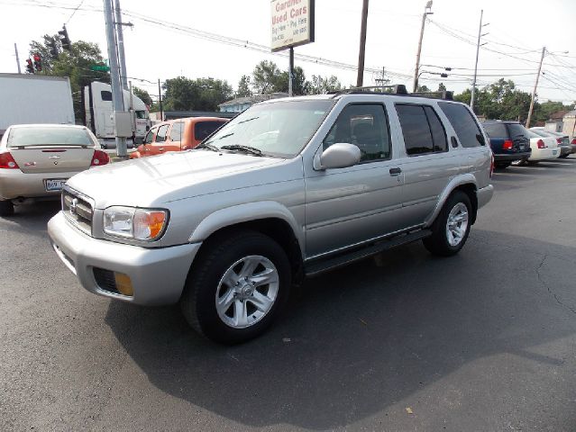 Nissan Pathfinder 2003 photo 2