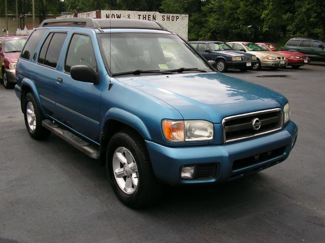 Nissan Pathfinder 2003 photo 1