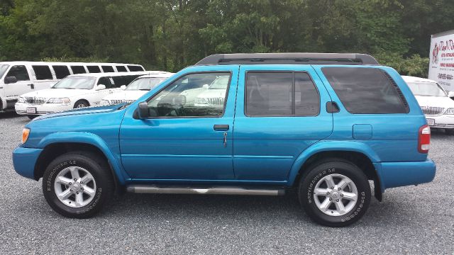 Nissan Pathfinder 2003 photo 2