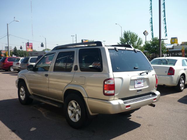 Nissan Pathfinder 2003 photo 1