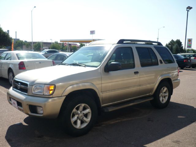 Nissan Pathfinder 2003 photo 2