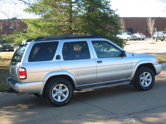 Nissan Pathfinder 2003 photo 2