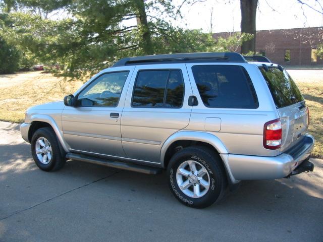 Nissan Pathfinder 2003 photo 3