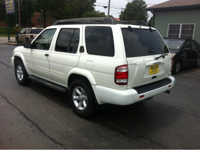 Nissan Pathfinder 2003 photo 3