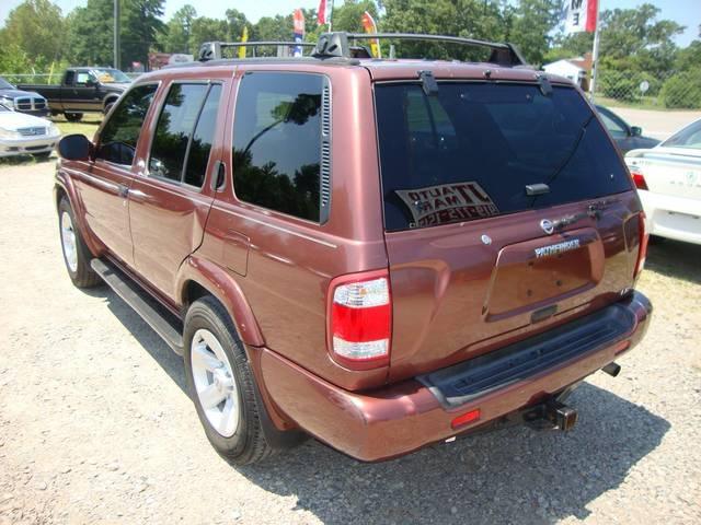 Nissan Pathfinder 2003 photo 1