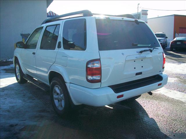 Nissan Pathfinder 2003 photo 1