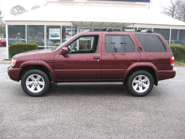 Nissan Pathfinder 2003 photo 1