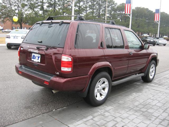 Nissan Pathfinder 2003 photo 3