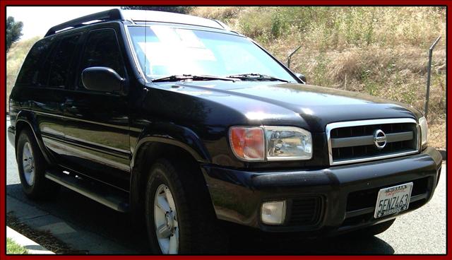 Nissan Pathfinder 2003 photo 2