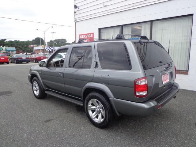 Nissan Pathfinder 2004 photo 1