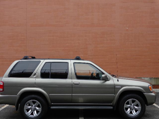 Nissan Pathfinder 2004 photo 1