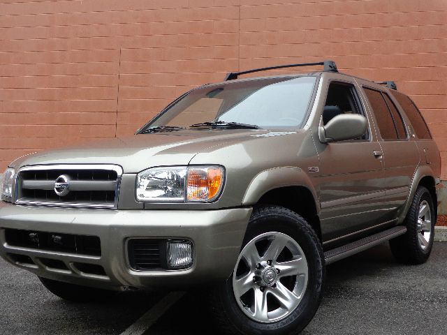 Nissan Pathfinder 2004 photo 2