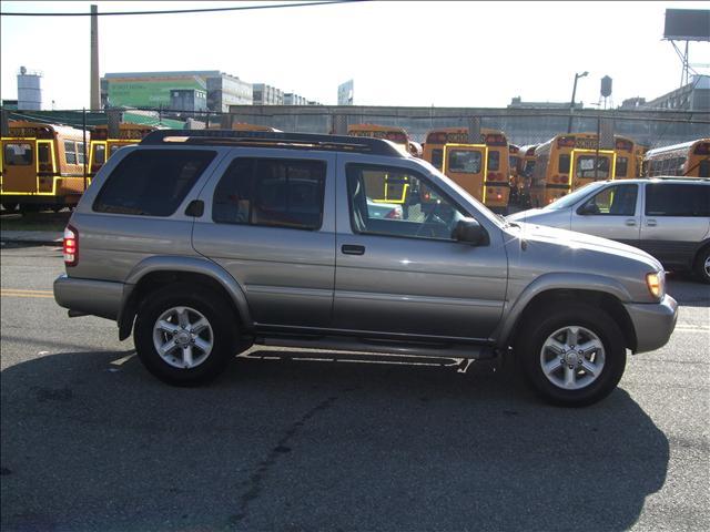 Nissan Pathfinder 2004 photo 3