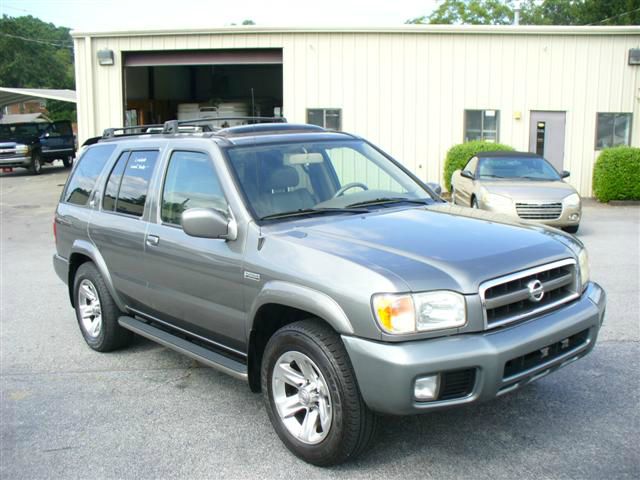 Nissan Pathfinder 2004 photo 2