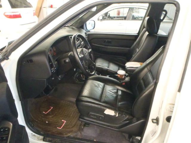 Nissan Pathfinder 2004 photo 3