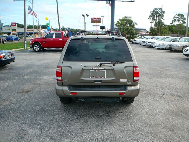 Nissan Pathfinder 2004 photo 3