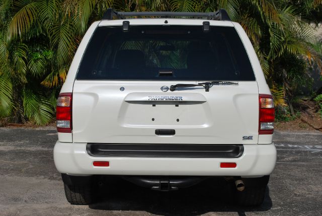 Nissan Pathfinder 2004 photo 18