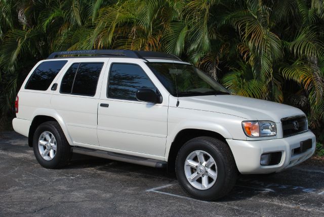 Nissan Pathfinder 2004 photo 19