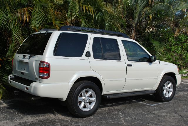 Nissan Pathfinder 2004 photo 20