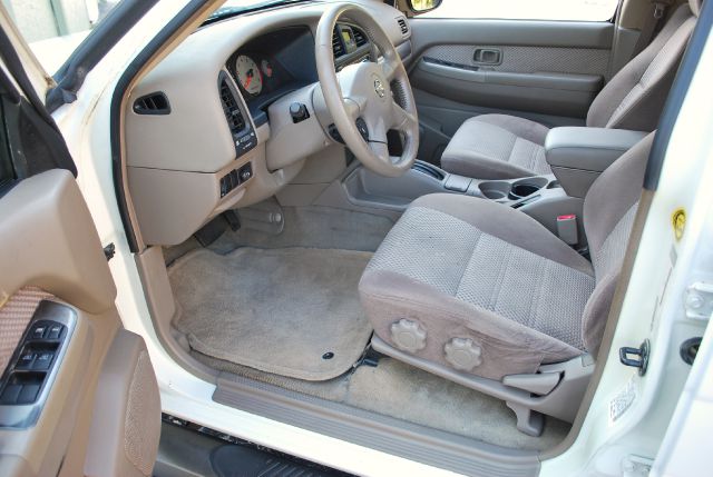 Nissan Pathfinder 2004 photo 21