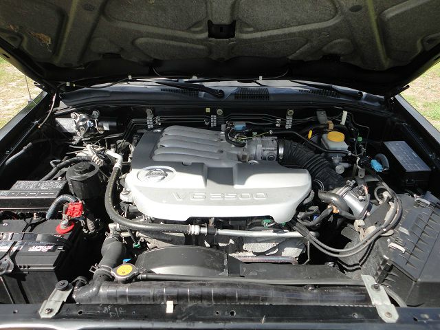 Nissan Pathfinder 2004 photo 1