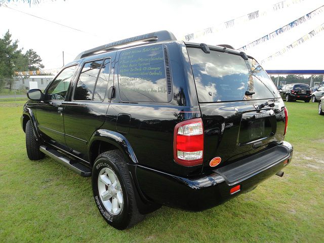 Nissan Pathfinder 2004 photo 11