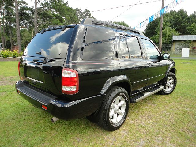 Nissan Pathfinder 2004 photo 15