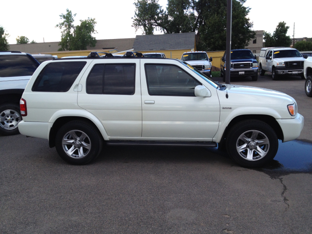 Nissan Pathfinder 2004 photo 4