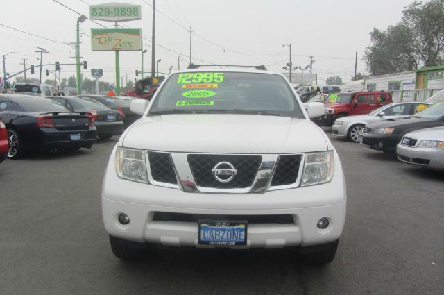 Nissan Pathfinder 2005 photo 3