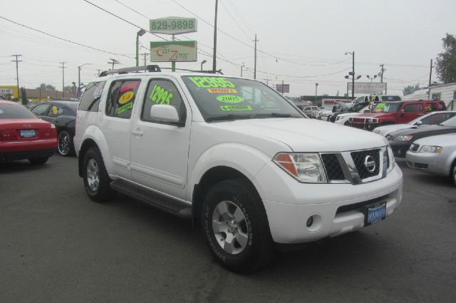 Nissan Pathfinder 2005 photo 4