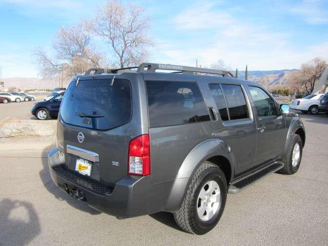 Nissan Pathfinder 2005 photo 2