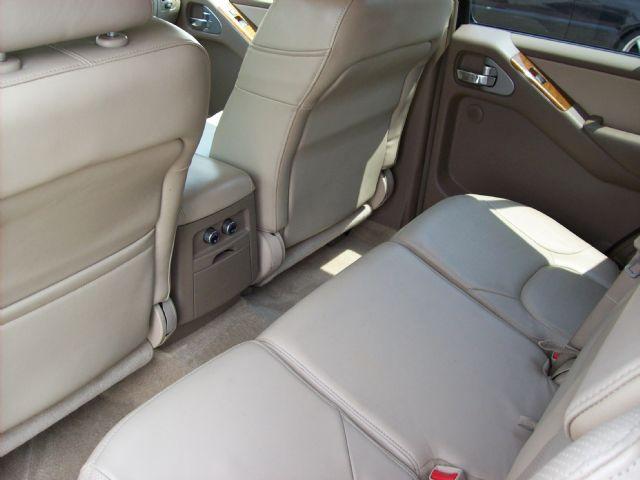 Nissan Pathfinder 2005 photo 2