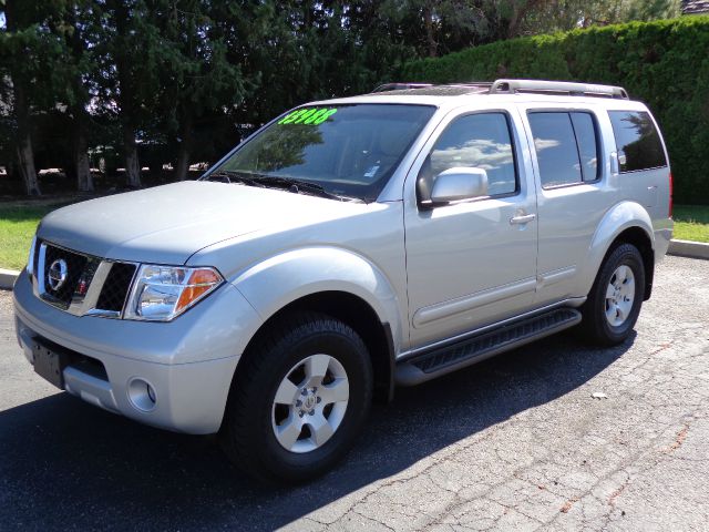 Nissan Pathfinder 2005 photo 10