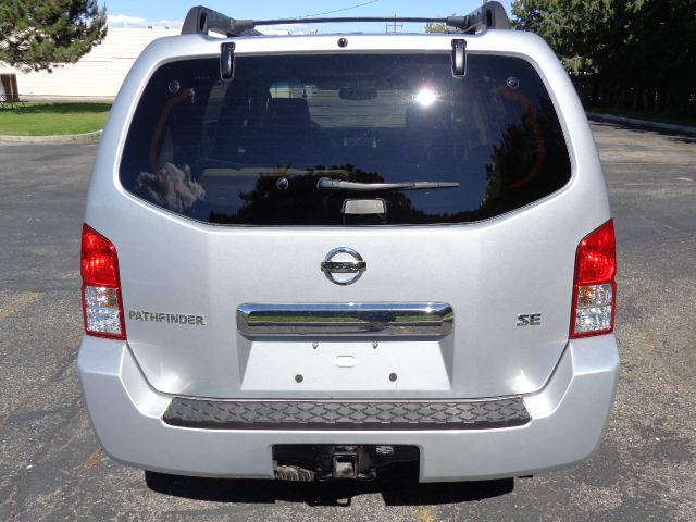 Nissan Pathfinder 2005 photo 4