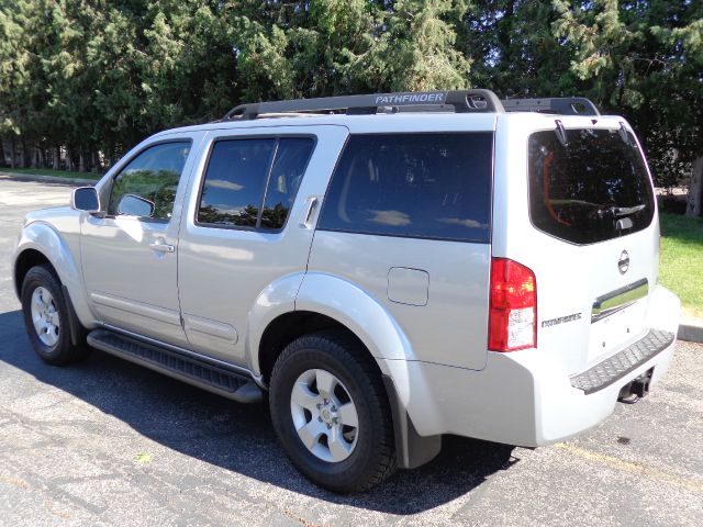 Nissan Pathfinder 2005 photo 7