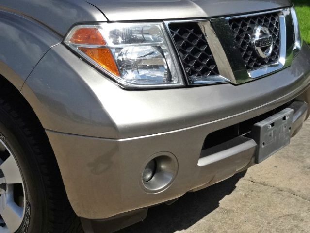 Nissan Pathfinder 2005 photo 13