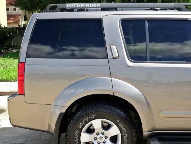 Nissan Pathfinder 2005 photo 19