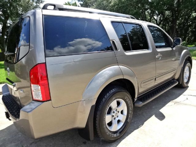 Nissan Pathfinder 2005 photo 34