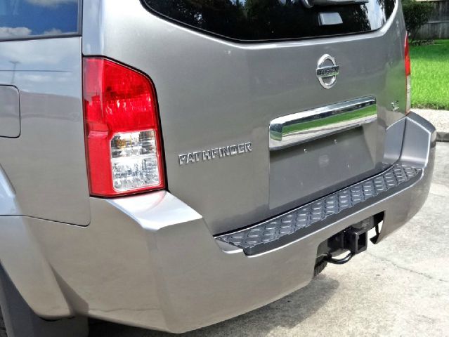 Nissan Pathfinder 2005 photo 41