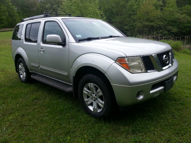 Nissan Pathfinder 2005 photo 3