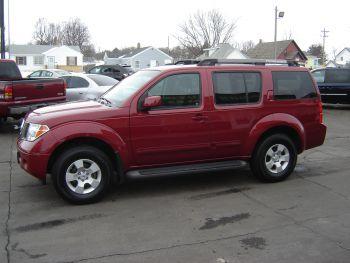 Nissan Pathfinder 2005 photo 2