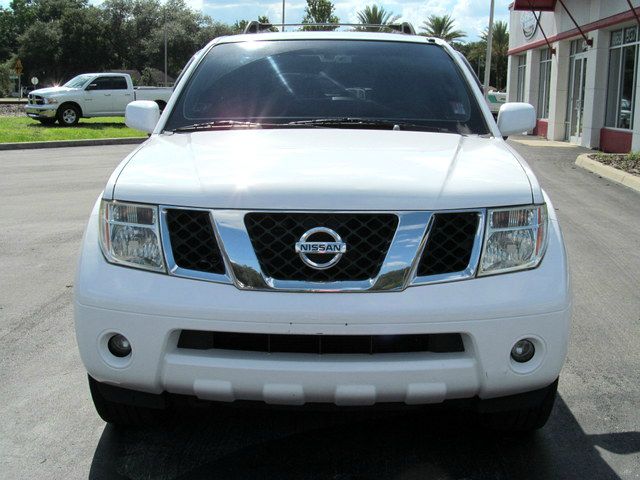 Nissan Pathfinder 2005 photo 4