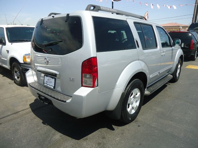 Nissan Pathfinder 2005 photo 4